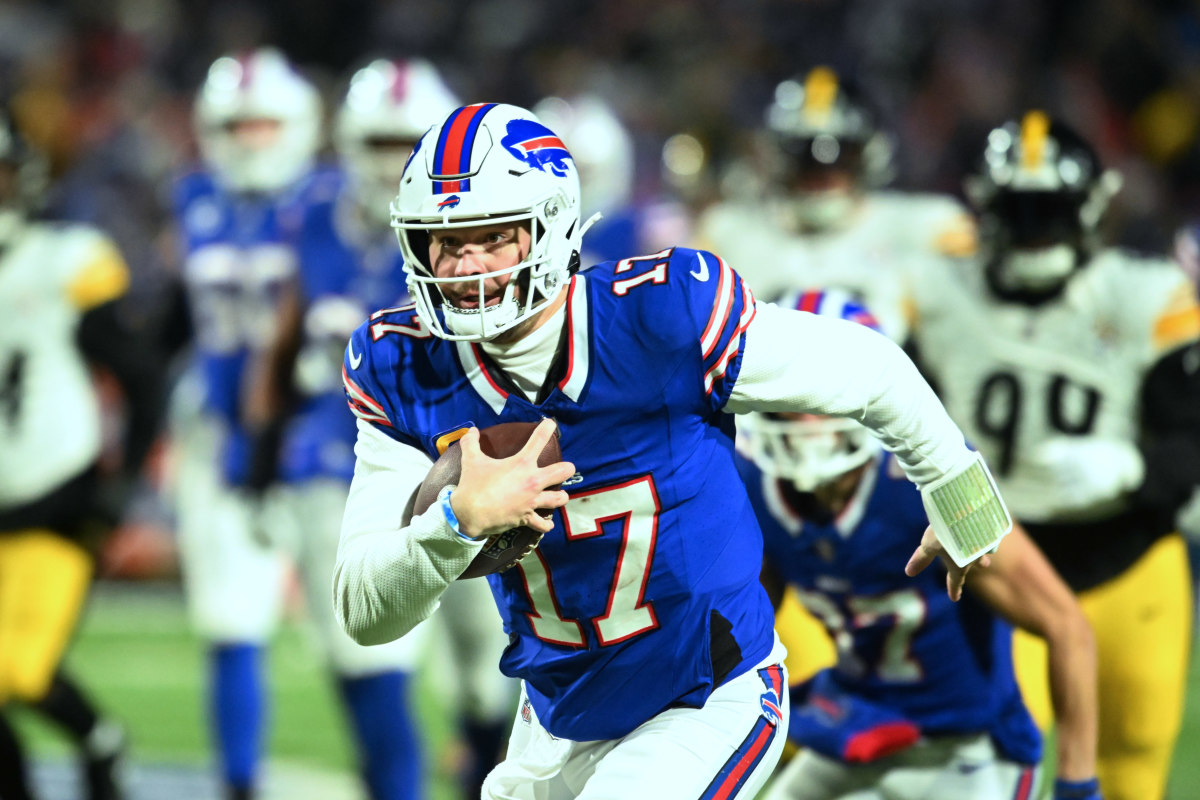 Josh Allen running for a touchdown vs. the Steelers